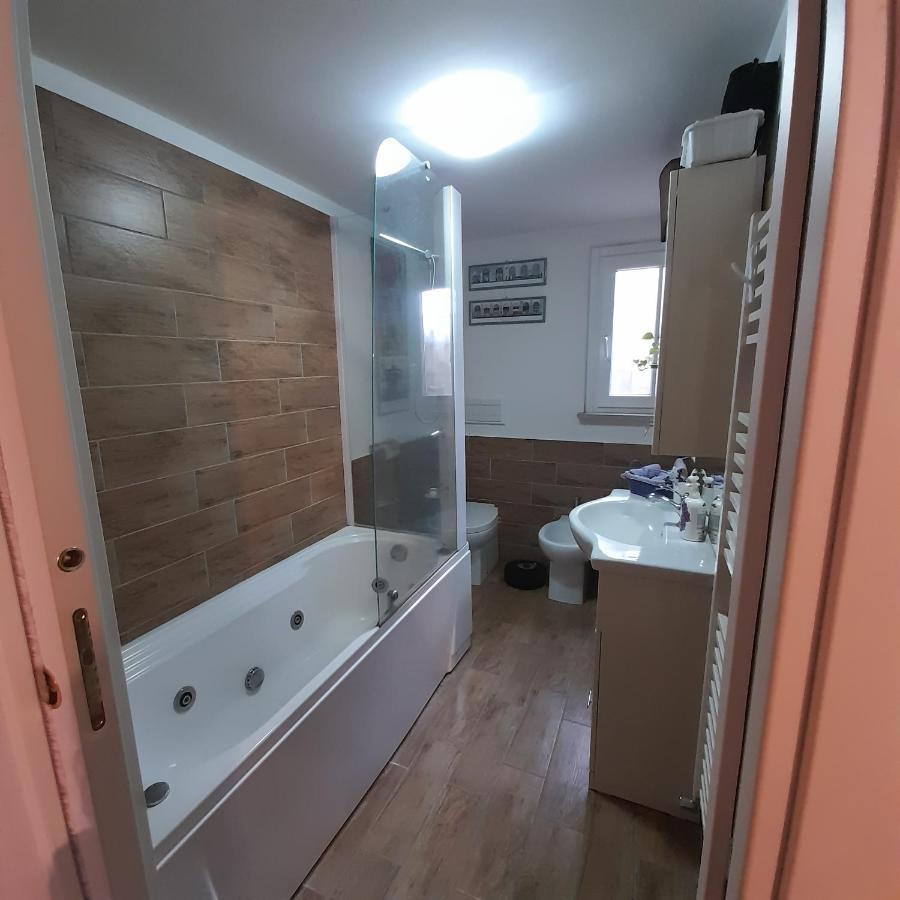 Il Glicine Hotel Sutri Bagian luar foto